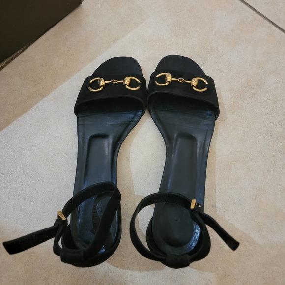Gucci Suede Sandals Horsebit 38.5 Low Heel Black Gold Ankle Strap 338960 - Picture 4 of 15
